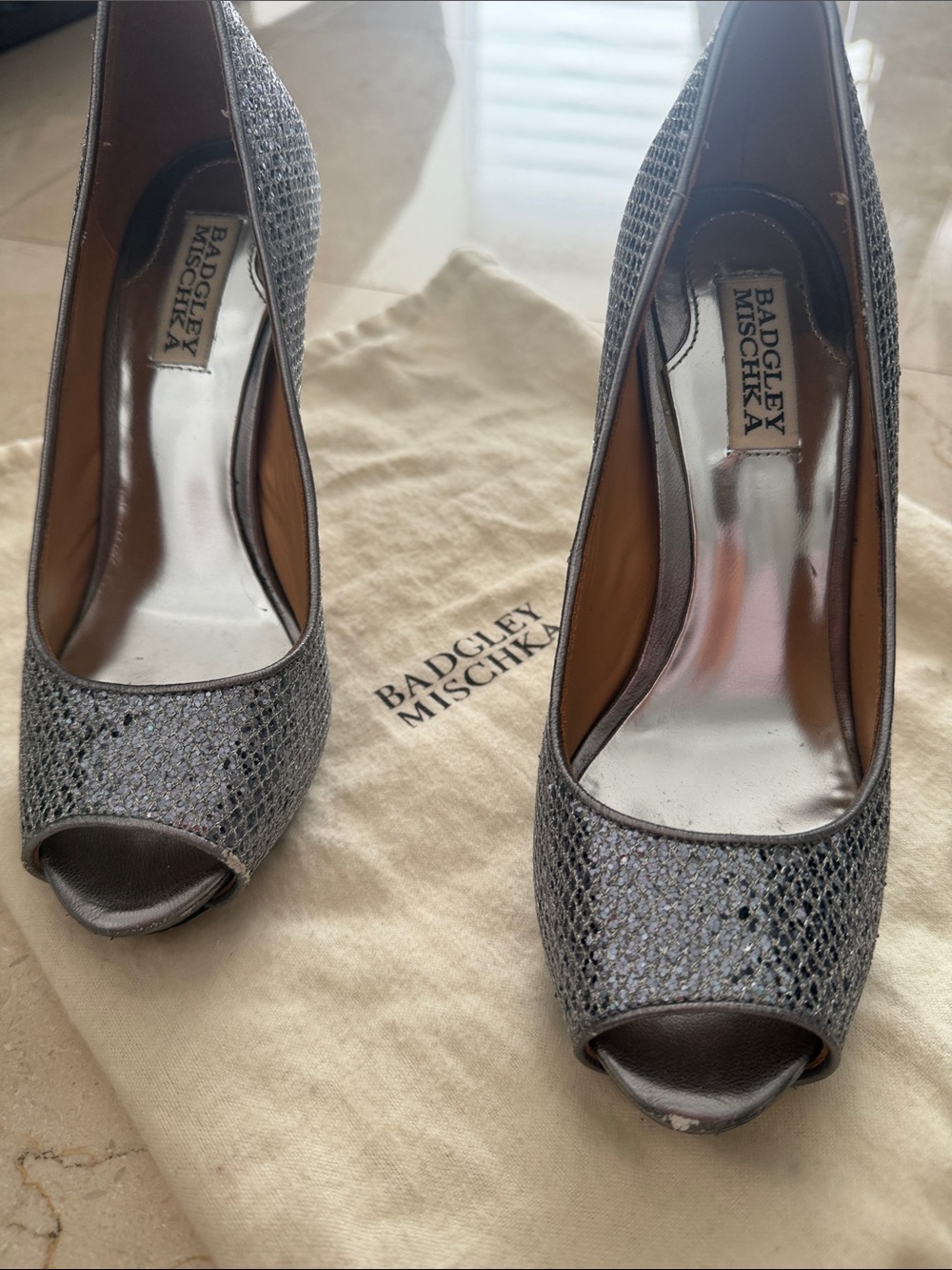 Badgley Mischka Silver Glitter Peep-Toe Heels